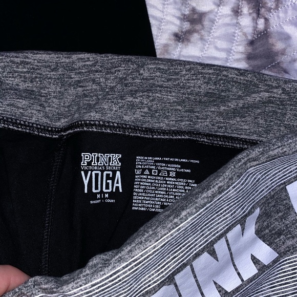 VS PINK YOGA PANTS - Picture 2 of 2